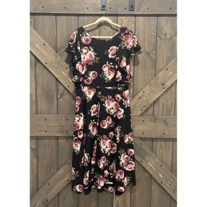 Suzanne Betro Black with Floral Roses‎ Short Sleeves Maxi Dress Size 1X
